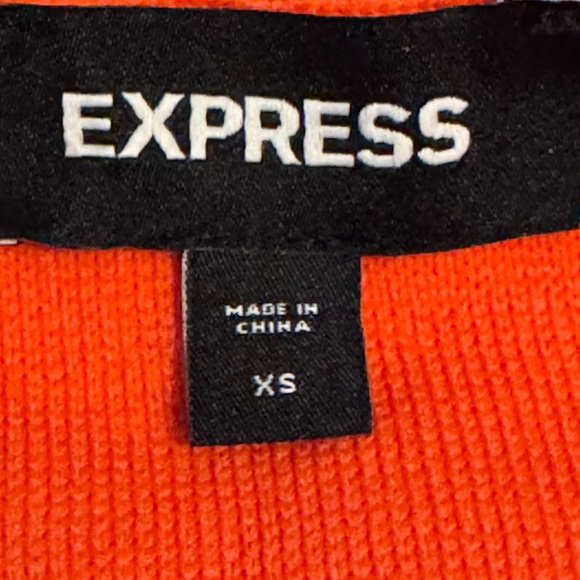 Express Orange Sleeveless V-Neck Sweater Size XS
 b64 - Picture 2 of 4